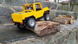 Lego Technic 4x4 Pickup Truck // 1:16 Scale Off Roader