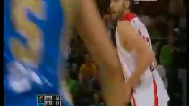 Zaza Pachulia alley-oop pass to Viktor Sanikidze смотреть онлайн