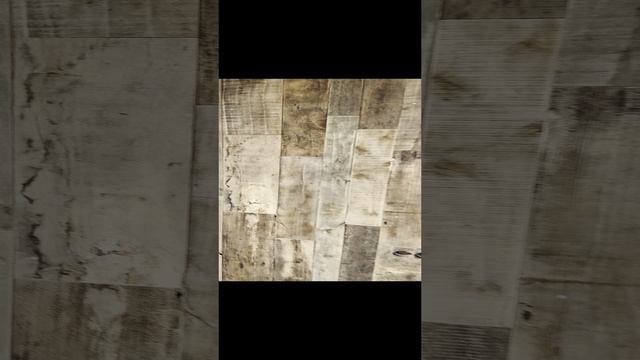 Панно из хвойной амбарной доски