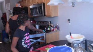 Cooking Thanksgiving Dinner With My Mother And Daughter | LeeLee & Gramz