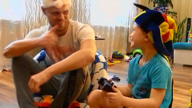 🔴СОЛЬ В ЧАЙ!пранк с солью,игрушки,играем,,детский,намазали лицо,видео для детей,мажем зубной пастой смотреть онлайн