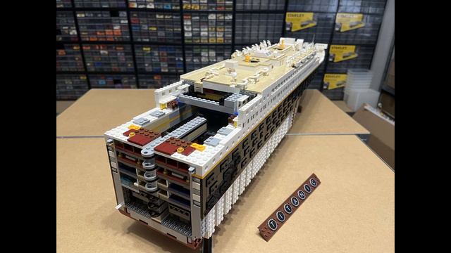 Let's (un)Build: LEGO Titanic (10294)
