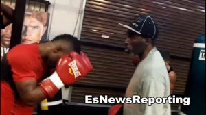 roger mayweather working mitts with joseph agbeko EsNews Boxing