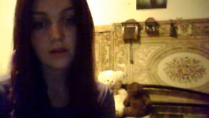 За невлюбленными людьми.