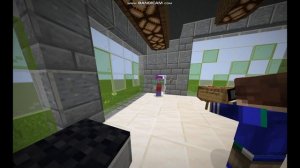 Бешенная продавщица выгоняет покупателя за сьемки