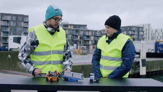 Container Yard - LEGO Technic - Designers' Workshop On Tour смотреть онлайн