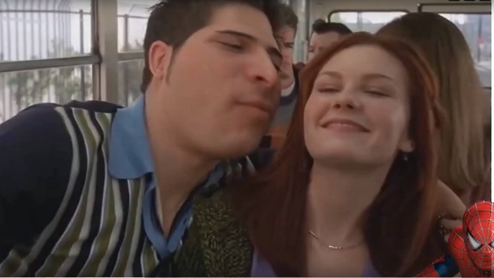 У мужика течёт бургер пока рыжая сверлит глазами смотреть онлайн