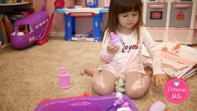 Принцесса Мила и Обезьянки Фингерлингс! / Princess Mila & Fingerlings Monkeys Pretend Play смотреть онлайн