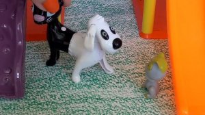 Свинка Пеппа Peppa Pig  и Джордж ругаются. Папа Свин подарил детям монстра Котопса.