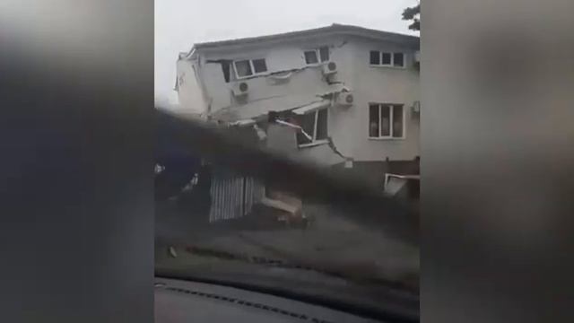 The Crimean peninsula is going under water! Storm Bettina Sochi, Russia смотреть онлайн