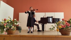 Ф. Зейц "Концерт для скрипки №3", 1 ч.
Й. Рафф "Каватина"