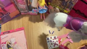 GIVEAWAY CLOSED - HUGE VINTAGE BARBIE STUFF HAUL! Unboxing & dressing vintage fashions & dolls 💗