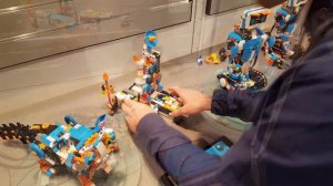 LEGO Boost (17101) robotics live demo at New York Toy Fair 2017