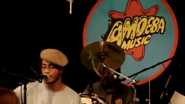 Amos Lee - Arms of a Woman смотреть онлайн