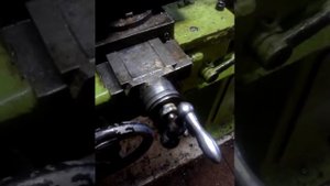 Токарный станок Т-4,вроде древний "школьник".