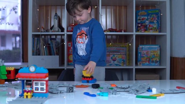 Yekta ile LEGO DUPLO 10874 Buharlı Tren inceliyoruz. смотреть онлайн