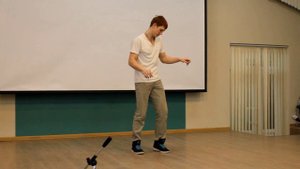 Классно танцует. Dub Blast