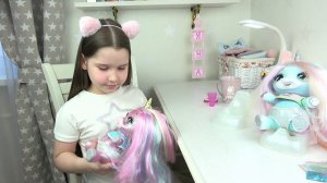Януля делает пупси слайм с единорожками из набора Poopsie slime surprise!