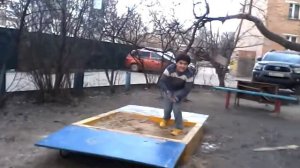 Школьник сделал сальто !