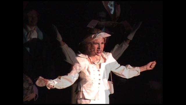 Miriam Pico is Eva Peron in Evita смотреть онлайн