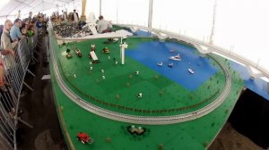Lego train 4511 et 7938 run and crash on LGV at Fanabriques 2012