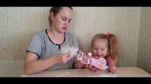 Василиса с мамой делают свинку Пеппу