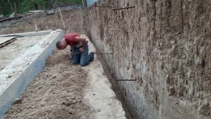 ВИДИТЕ КРОТА? НЕТ! А ОН ЕСТЬ! ПОДГОТОВКА К ЗАЛИВКЕ ОПОРНОЙ СТЕНЫ! #дом мечты #стройка #строю дом