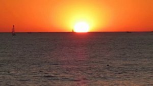 Закат и шторм в Сочи 29 сентября 2024 года