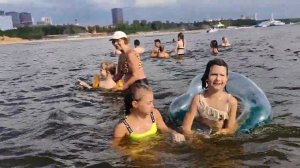 Ксюша и Вероника купаются - 15.07.2024