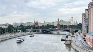 Vlog Гуляем по Москве | Сколько это стоит?! | Красная площадь | По центру на катере | Старый Арбат