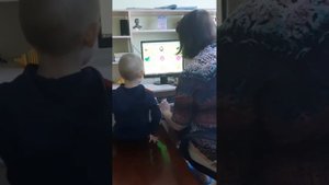 Занятие с логопедом. Отработка слоговой структуры слова.