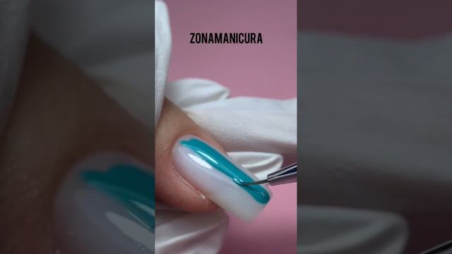 Маникюр дизайн ногтей с фольгой #дизайнногтей #дизайннаногтях #маникюрпошагово #курсыманикюра #ногт