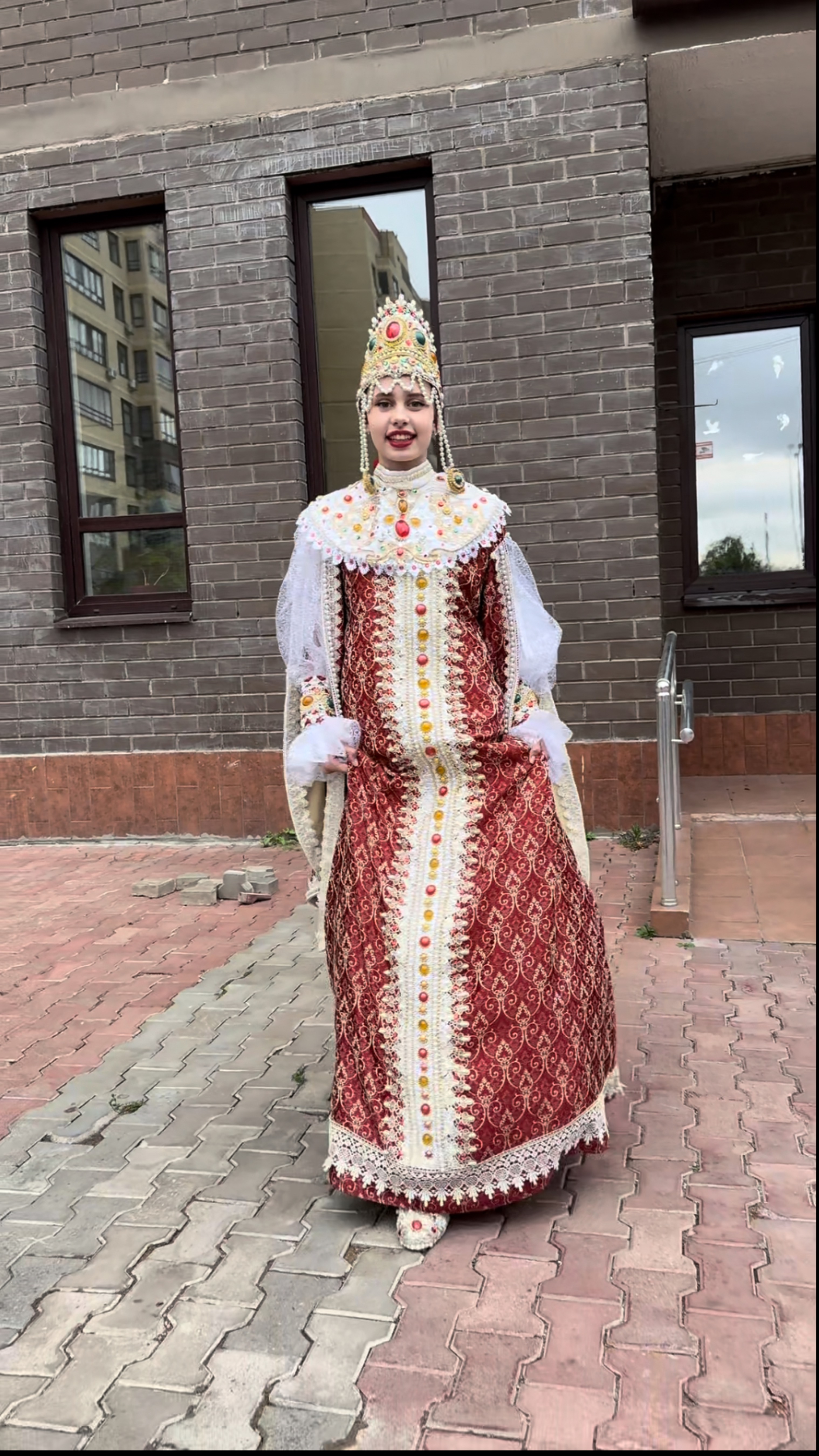 Сегодня я решила примерить на себя образ настоящей русской красавицы! 👑😉