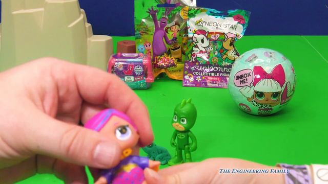 Opening LIL OUTRAGEOUS LITTLES Surprises with PJ Masks смотреть онлайн