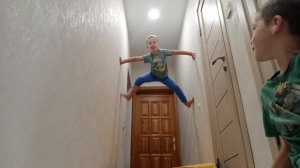 Прыжок на матрас