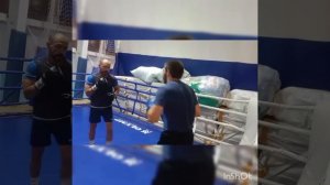 хожу в зал чтобы быть в тонусе, а не в анусе🥊😅