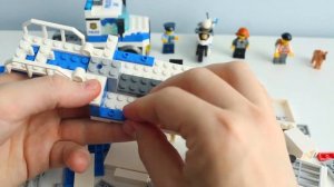 Lego review. Lego 60139 city Mobile Command Center speed build