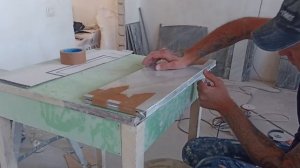 полки из керамогранита