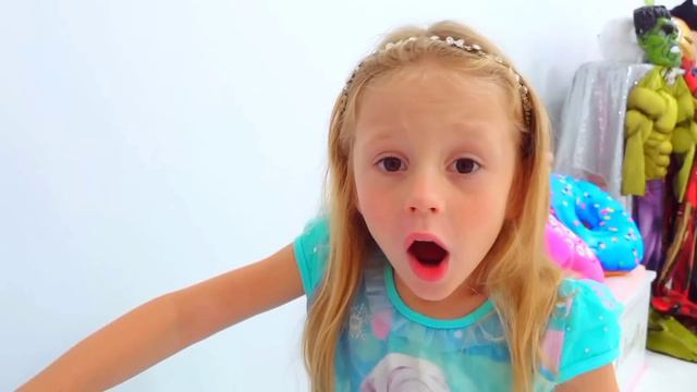 Nastya plays with make up toys Drawing Meme | Like Nastya смотреть онлайн