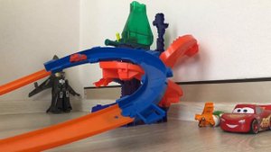 Хот Вилс  Hot Wheels крутой поворот замедленная съемка