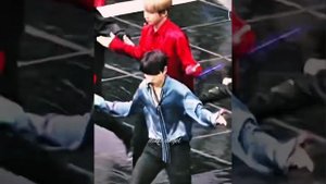 Отдыхаем с Вигуками!💃🕺#dance#Vkook