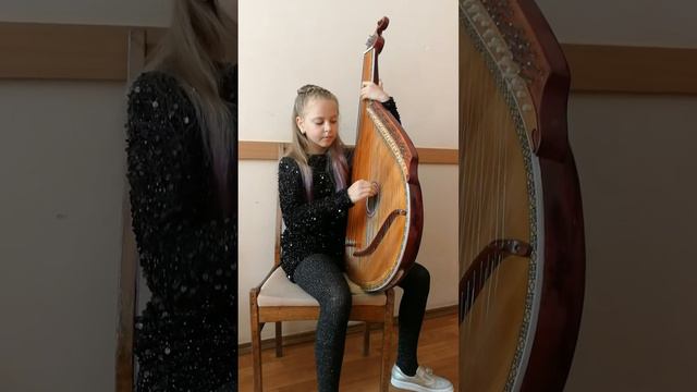 Пінчук Ангеліна. Л. Ткаченко "Весела дівчинка". Укр.нар.пісня "Ніч яка місячна" смотреть онлайн