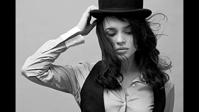 Norah Jones   -   Crazy @norahjones