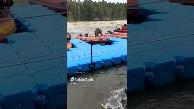 Misha's first alloy is ahead.Первый сплав по реке