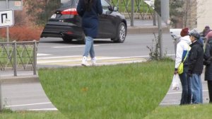 Девчонка курит паром