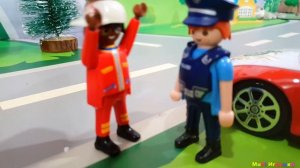 Видео для детей. Лего город в опасности - Желтый мусоровоз делает свою работу. Машинки Игрушки