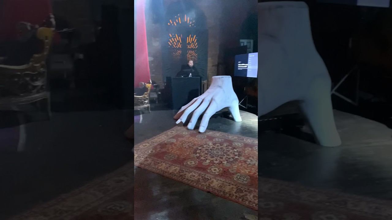 Невероятный праздник в стиле Wednesday и шоу «Зазеркалье» #ledshow #wednesdaydance #шоудлядетей