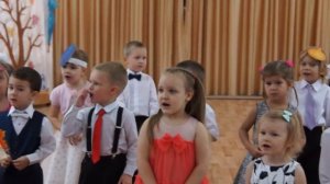 На заборе кот сидел