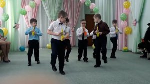 Танец с саксофонами подг.гр.