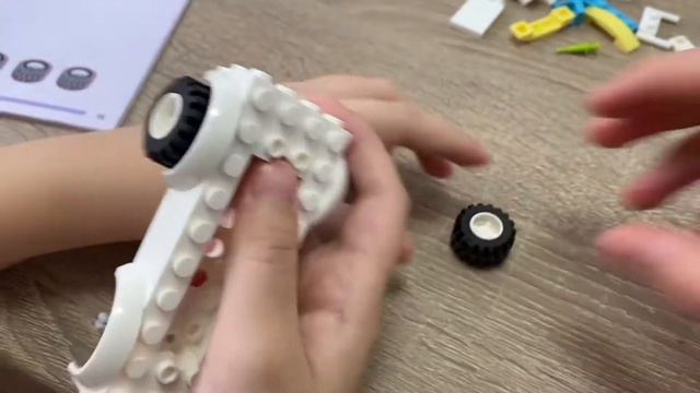 Unboxing Lego friends ambulance 41694 set 🚑 смотреть онлайн